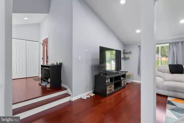 Bowie, MD 20716,15811 PERKINS LN