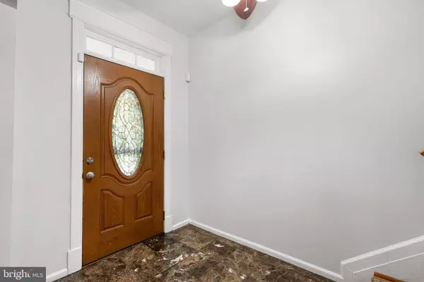 Washington, DC 20011,28 SHERMAN CIR NW