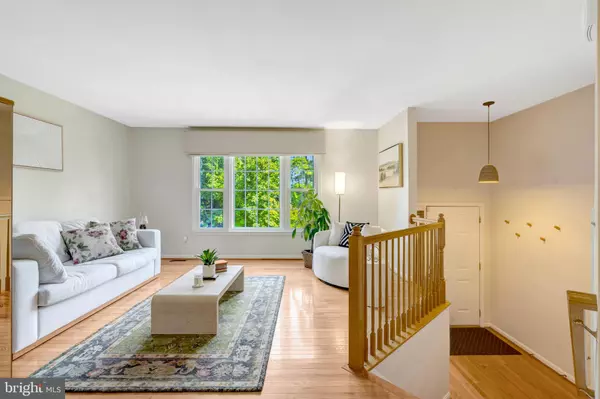 Centreville, VA 20121,6411 KNAPSACK LN