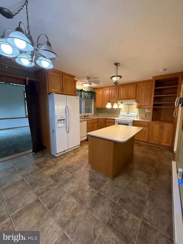 Mechanicsburg, PA 17055,908 DERBYSHIRE AVE