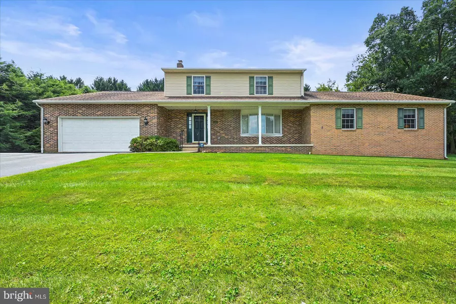 869 OAKWOOD RD, New Freedom, PA 17349