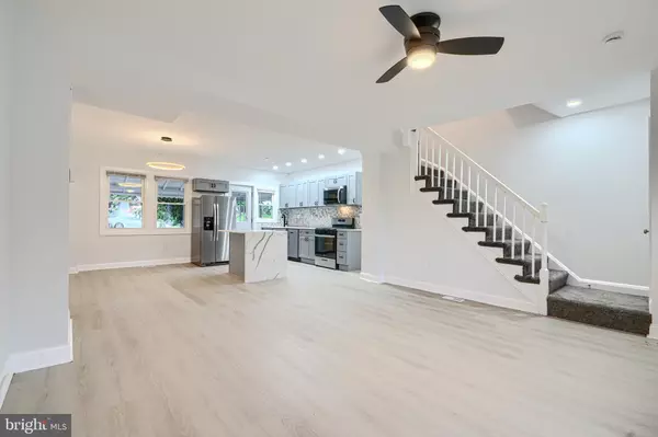 2433 KEYWORTH AVE, Baltimore, MD 21215