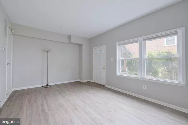 Arlington, VA 22201,98-A N BEDFORD ST #A