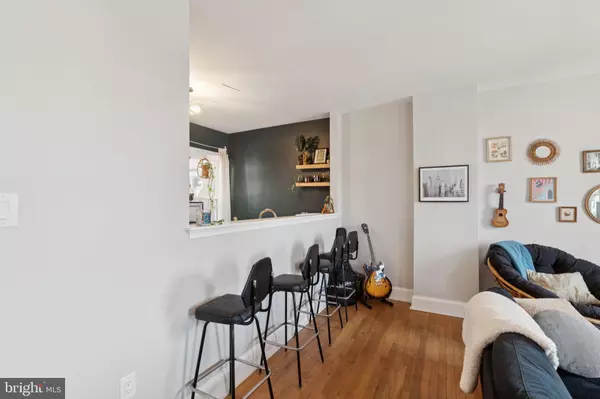 Philadelphia, PA 19130,1902-00 FAIRMOUNT AVE #3