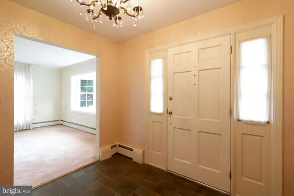 State College, PA 16801,935 OAK RIDGE AVE