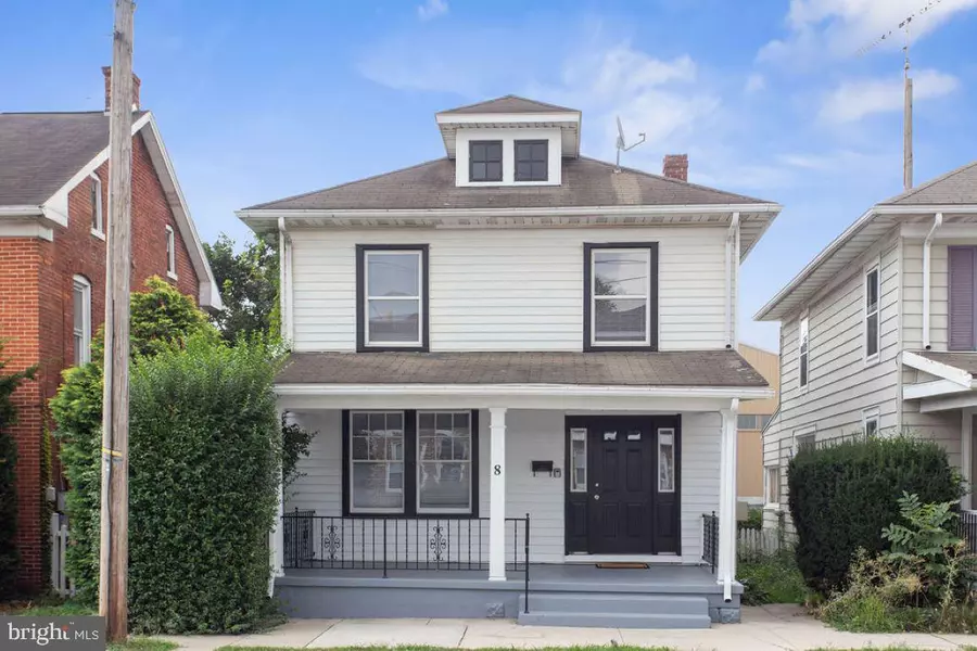 8 S PENN ST, Hanover, PA 17331