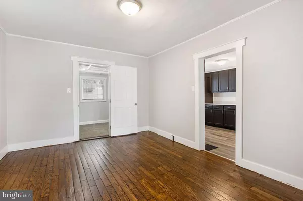 Hanover, PA 17331,8 S PENN ST