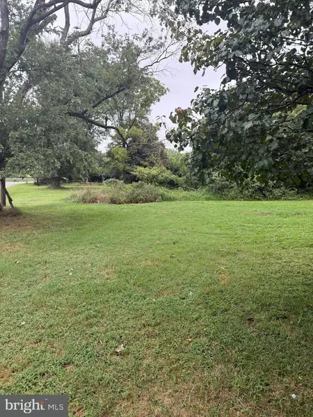 OLD BRANCH AVE, Temple Hills, MD 20748