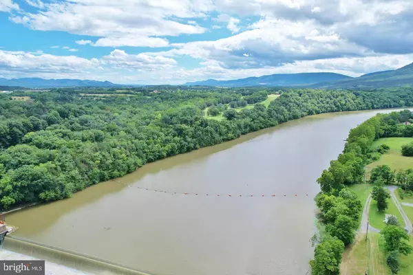 Luray, VA 22835,220 AIRSTRIP RD