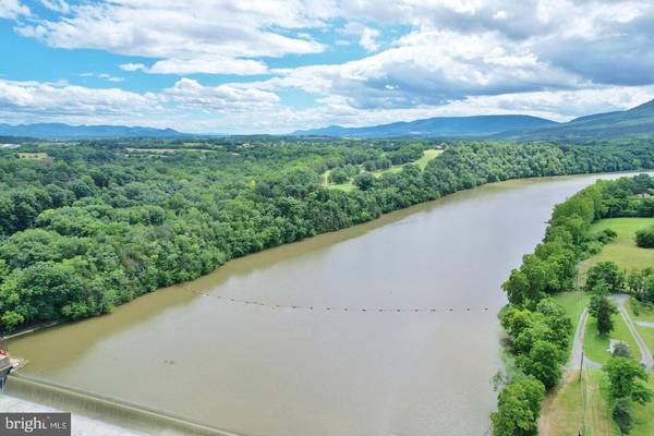 Luray, VA 22835,220 AIRSTRIP RD