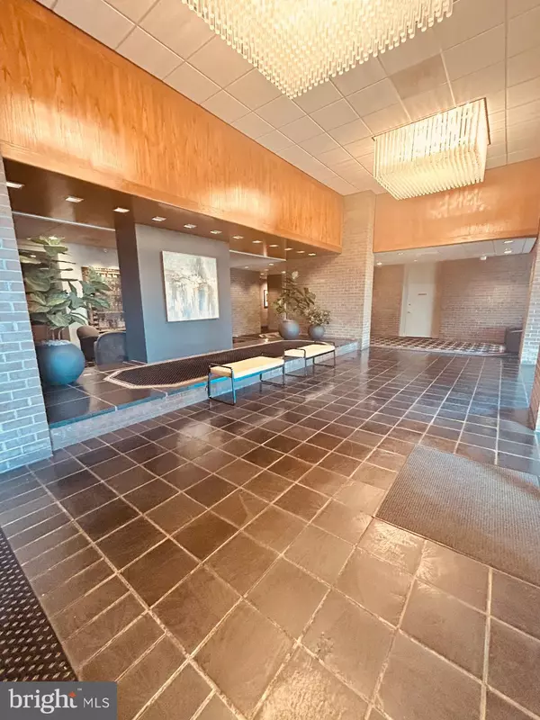Mclean, VA 22102,1800 OLD MEADOW RD #412