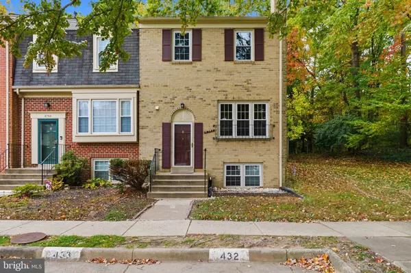 4742 GAINSBOROUGH DR, Fairfax, VA 22032