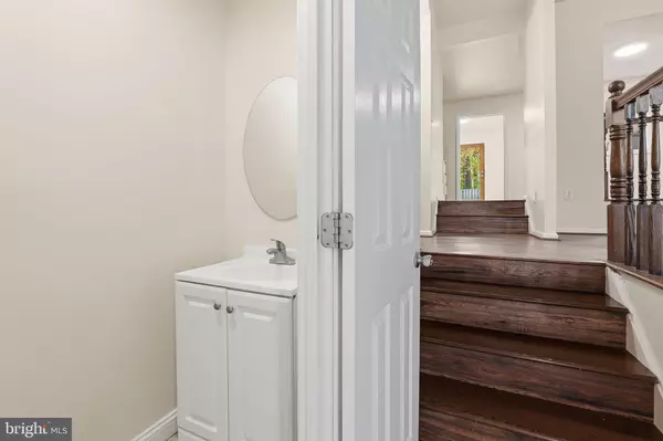 Fairfax, VA 22032,4742 GAINSBOROUGH DR