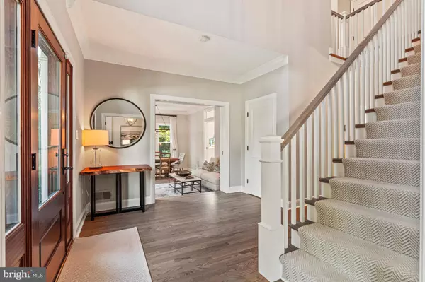 Mclean, VA 22101,6301 HUNTING RIDGE LN