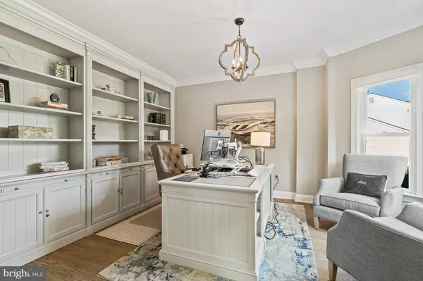 Mclean, VA 22101,6301 HUNTING RIDGE LN