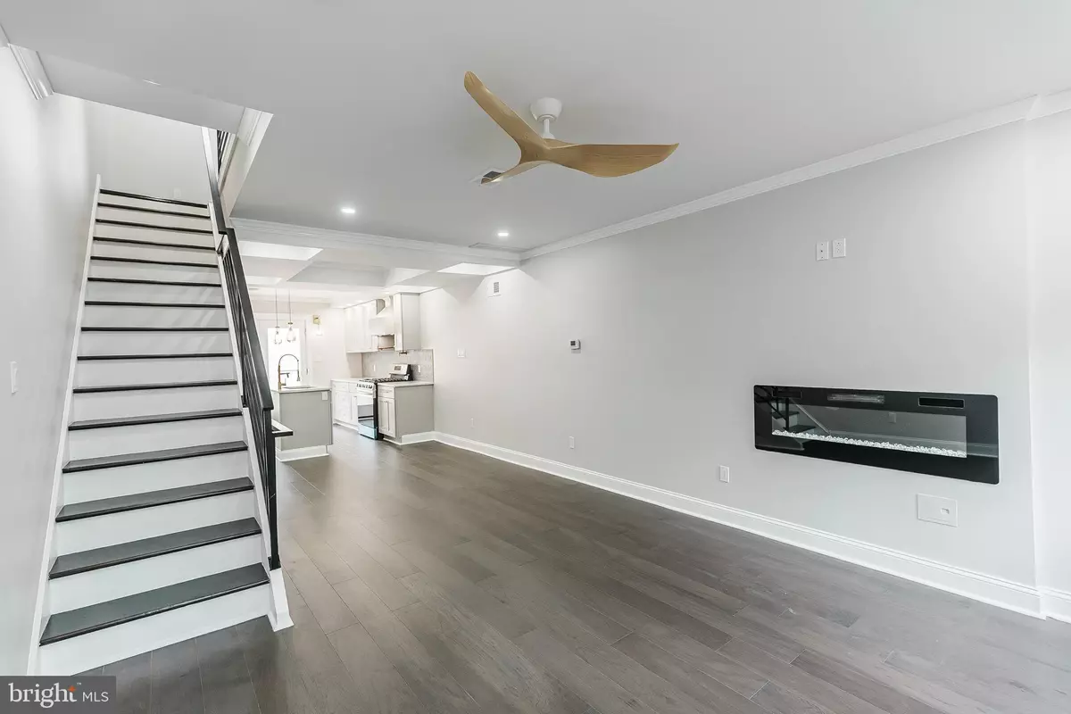 Philadelphia, PA 19147,220 REED ST