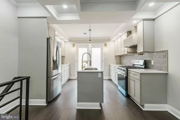 Philadelphia, PA 19147,220 REED ST