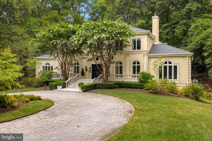 1111 CREST LN, Mclean, VA 22101