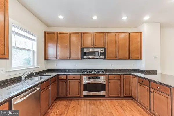 Fairfax, VA 22033,12167 WAVELAND ST #301