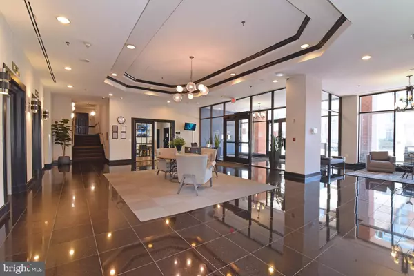 Arlington, VA 22201,1001 N RANDOLPH ST #215