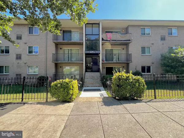 625 CHESAPEAKE ST SE #301, Washington, DC 20032