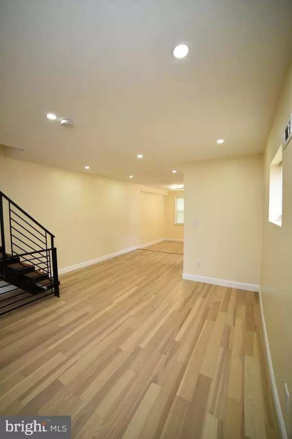 Philadelphia, PA 19138,7277 E WALNUT LN