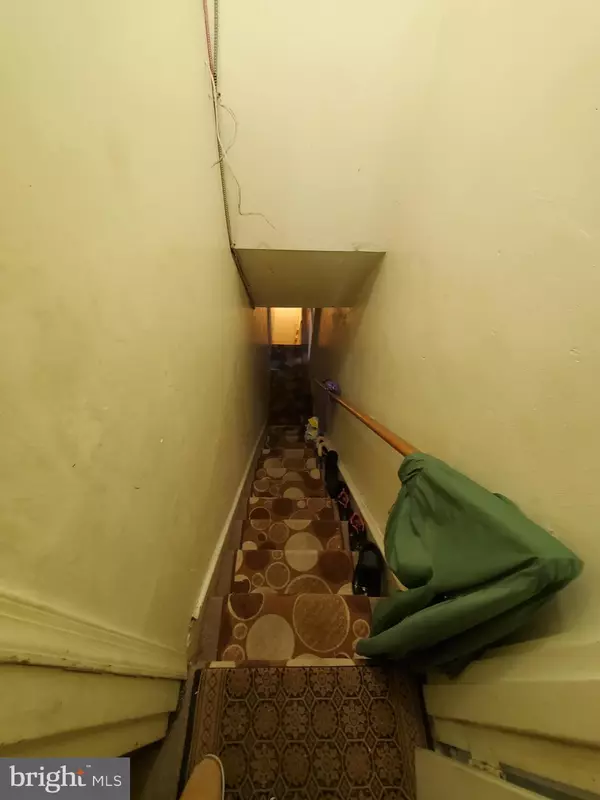 Philadelphia, PA 19120,5517 N 5TH ST