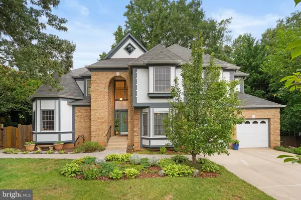 9462 WOODED GLEN AVE, Burke, VA 22015