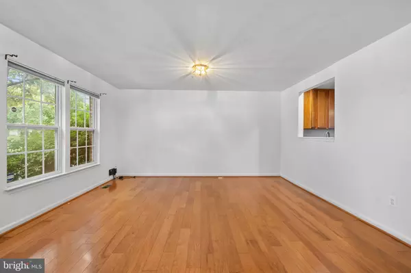 Laurel, MD 20724,8103 PENNINGTON DR