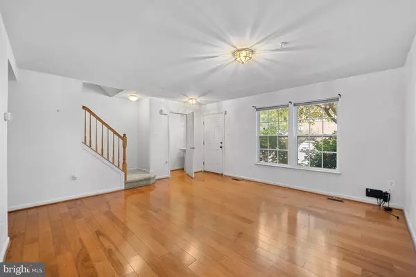 Laurel, MD 20724,8103 PENNINGTON DR