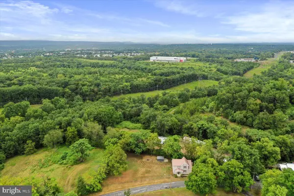 Martinsburg, WV 25405,235 SLONAKER LN