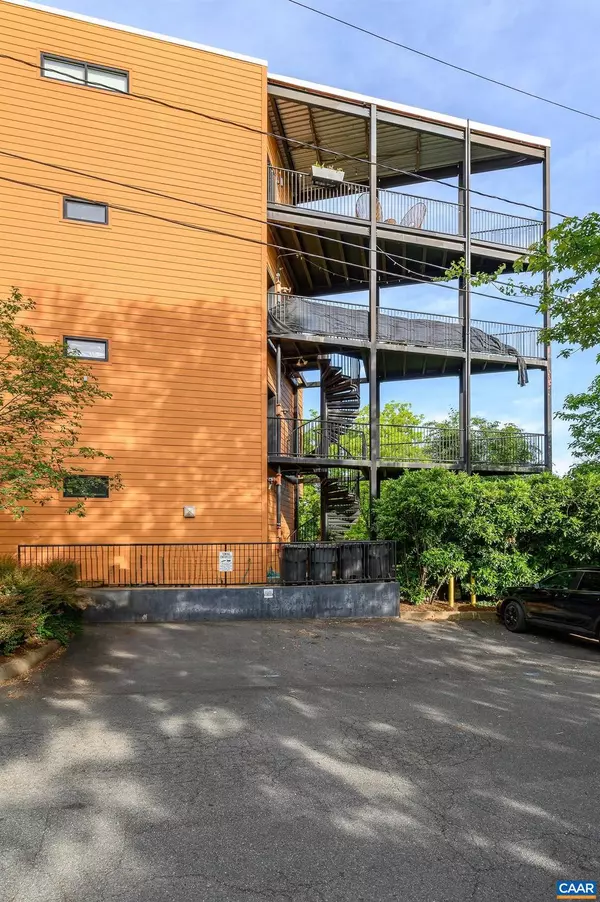 Charlottesville, VA 22903,211 CREAM ST #202