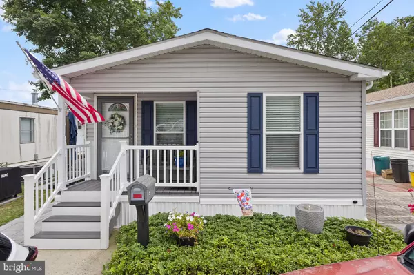 East Windsor, NJ 08520,5 FOREST DR