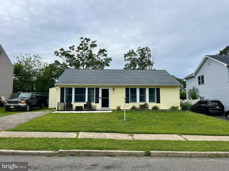 87 VILLAGE DR, Barnegat, NJ 08005