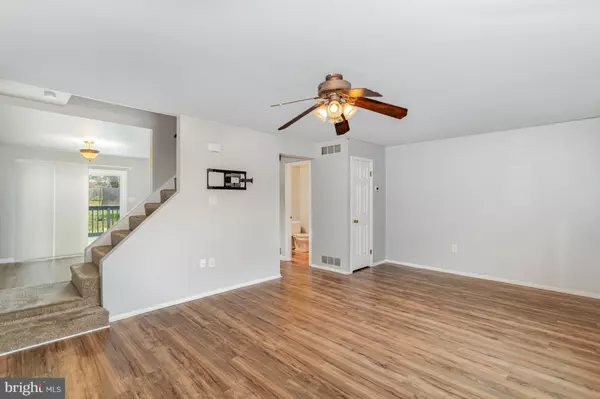 Etters, PA 17319,17 MALL RD