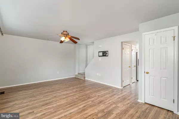 Etters, PA 17319,17 MALL RD