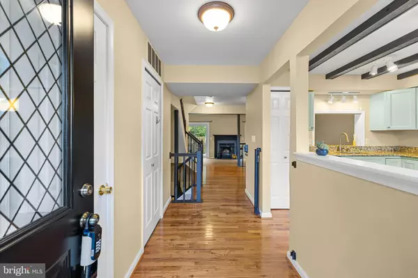 Sterling, VA 20165,297 CHELMSFORD CT