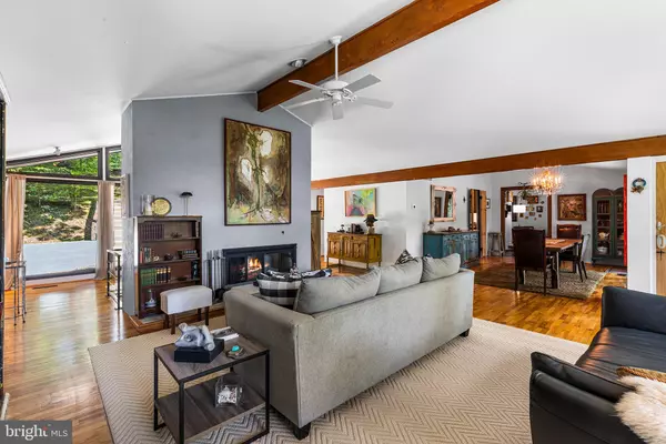 Wayne, PA 19087,305 HIGHVIEW DR