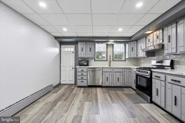 6014 WALKER ST, Philadelphia, PA 19135