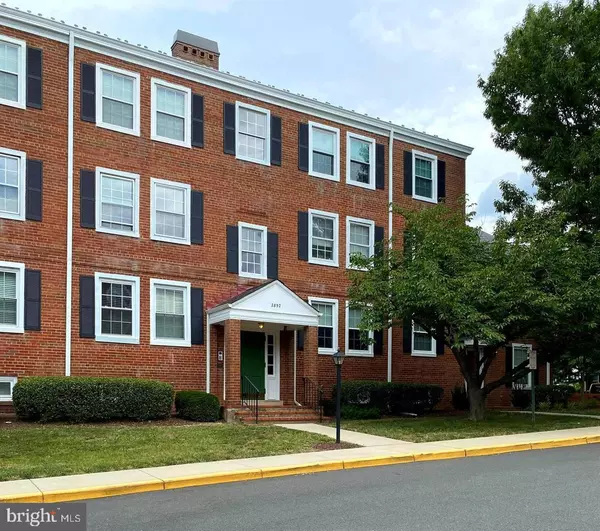 2852 S BUCHANAN ST #B2, Arlington, VA 22206