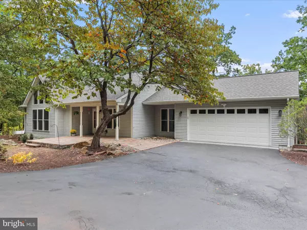 Hedgesville, WV 25427,364 TOBOGGAN HILL TRL