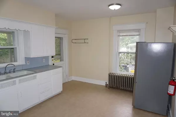 Trenton, NJ 08648,16 LAWRENCEVILLE PENNINGTON RD