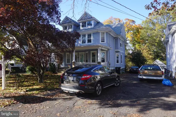 16 LAWRENCEVILLE PENNINGTON RD, Trenton, NJ 08648