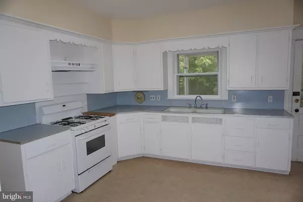 Trenton, NJ 08648,16 LAWRENCEVILLE PENNINGTON RD