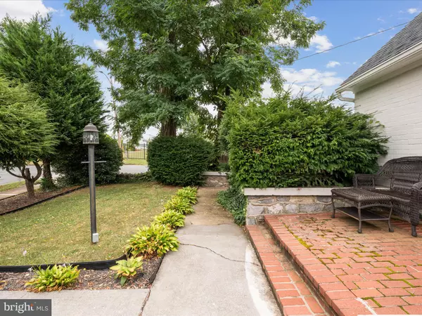 Winchester, VA 22601,25 E HART ST