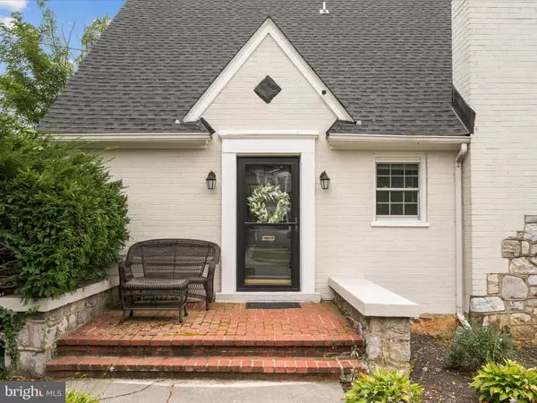 Winchester, VA 22601,25 E HART ST