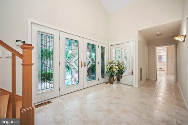 Edison, NJ 08820,29 REMINGTON DR