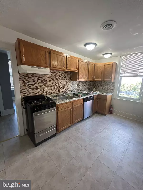 Philadelphia, PA 19140,3618 N 19TH ST #2