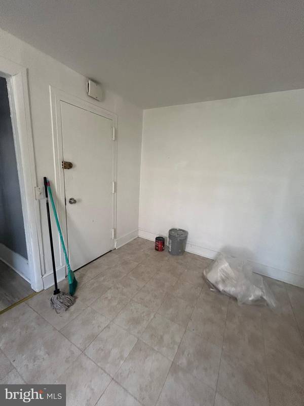 Philadelphia, PA 19140,3618 N 19TH ST #2