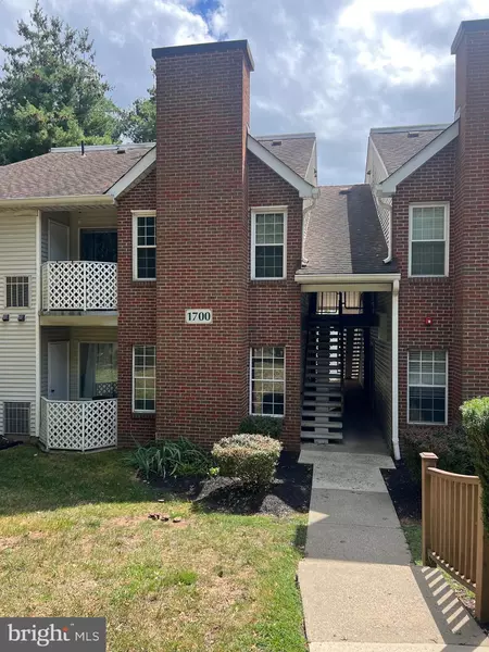 1701 DIAMOND DR, Newtown, PA 18940